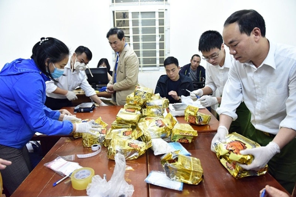 Đã xác định được ông trùm đường dây vận chuyển gần 3 tạ ma túy vừa bị triệt phá - 4 Đã xác định được ông trùm đường dây vận chuyển gần 3 tạ ma túy vừa bị triệt phá - 4