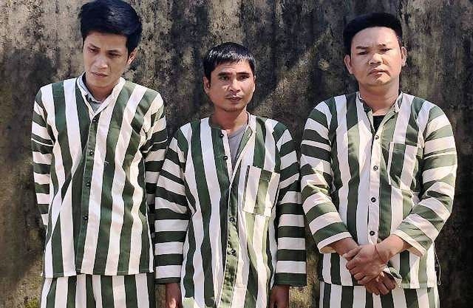 Nhom thanh nien mo tiec ma tuy trong quan karaoke 1.jpeg Nhom thanh nien mo tiec ma tuy trong quan karaoke 1.jpeg