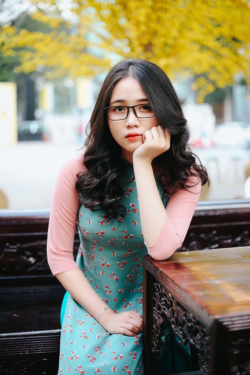 Ngắm “thiên thần đeo kính cận” vạn người mê - 8 Ngắm “thiên thần đeo kính cận” vạn người mê - 8