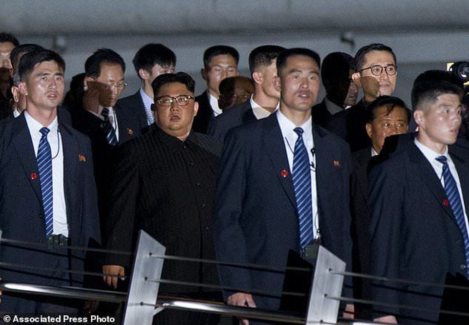 Lá chắn thép kiên cố bảo vệ ông Kim Jong-un trong các chuyến công du - 5 Lá chắn thép kiên cố bảo vệ ông Kim Jong-un trong các chuyến công du - 5