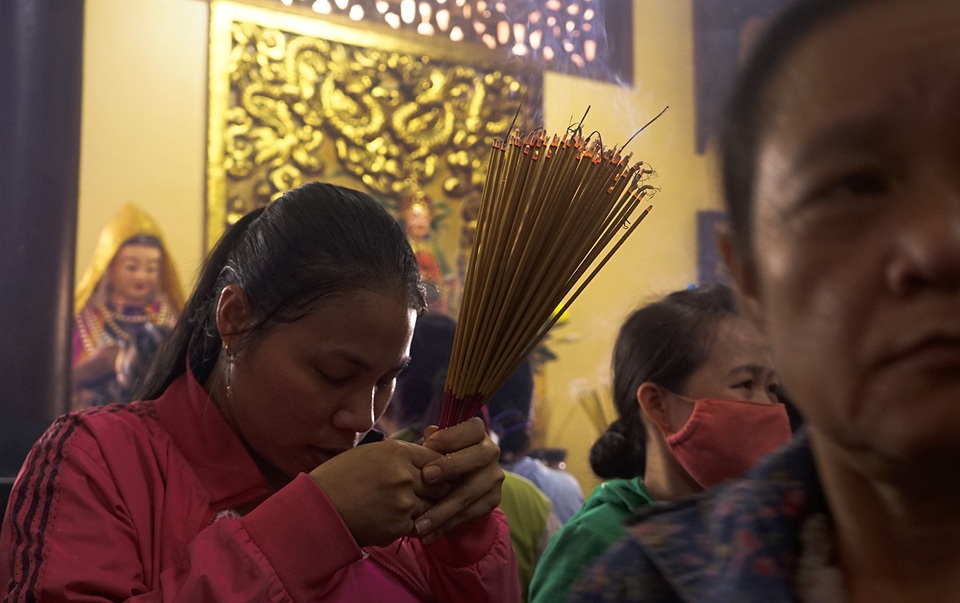 Mướt mồ hôi đội nắng, chen chân leo núi dâng lễ cúng Bà - 15 Mướt mồ hôi đội nắng, chen chân leo núi dâng lễ cúng Bà - 15