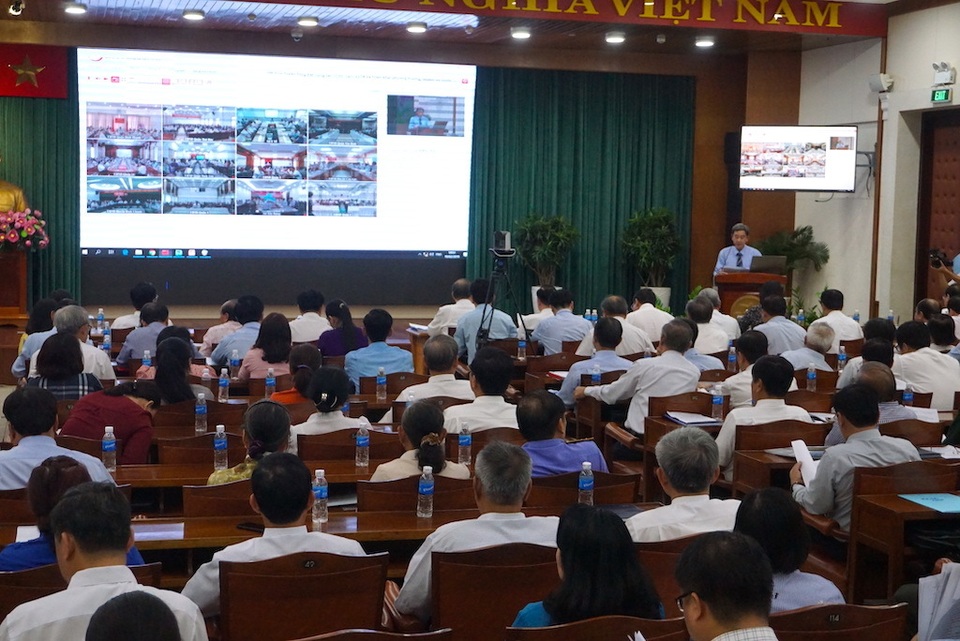 TPHCM chưa “xin lỗi” cho hàng ngàn hồ sơ trễ hạn - 1 TPHCM chưa “xin lỗi” cho hàng ngàn hồ sơ trễ hạn - 1