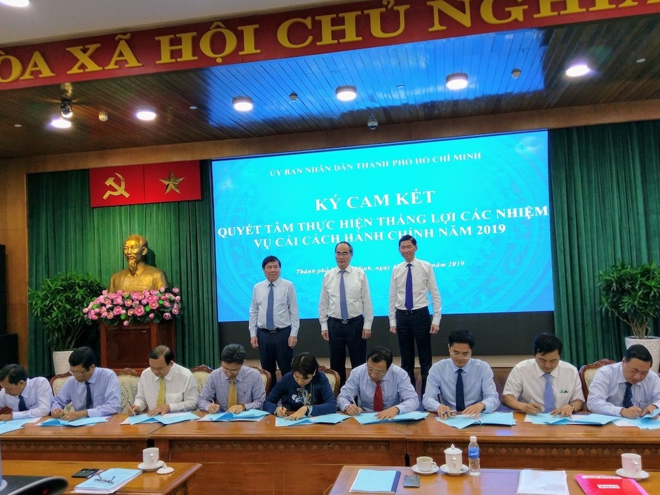 TPHCM chưa “xin lỗi” cho hàng ngàn hồ sơ trễ hạn - 3 TPHCM chưa “xin lỗi” cho hàng ngàn hồ sơ trễ hạn - 3