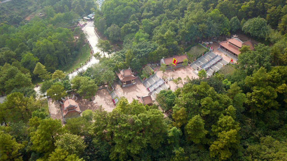 Toàn cảnh đền Chu Văn An trên núi Phượng Hoàng - 10 Toàn cảnh đền Chu Văn An trên núi Phượng Hoàng - 10