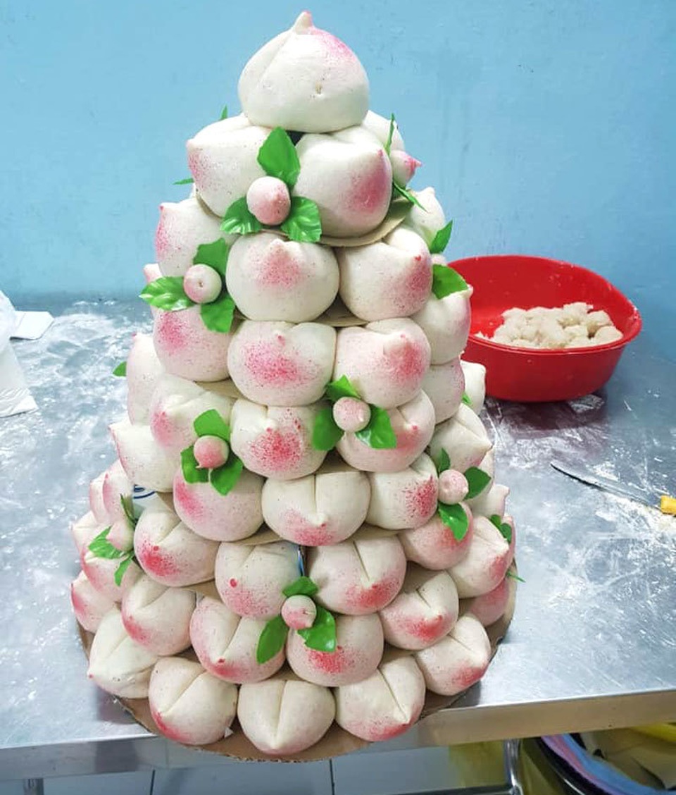 Sáng rằm tháng Giêng, dâng ông bà 100 cái bánh bao đào tiên hồng rực - 3 Sáng rằm tháng Giêng, dâng ông bà 100 cái bánh bao đào tiên hồng rực - 3