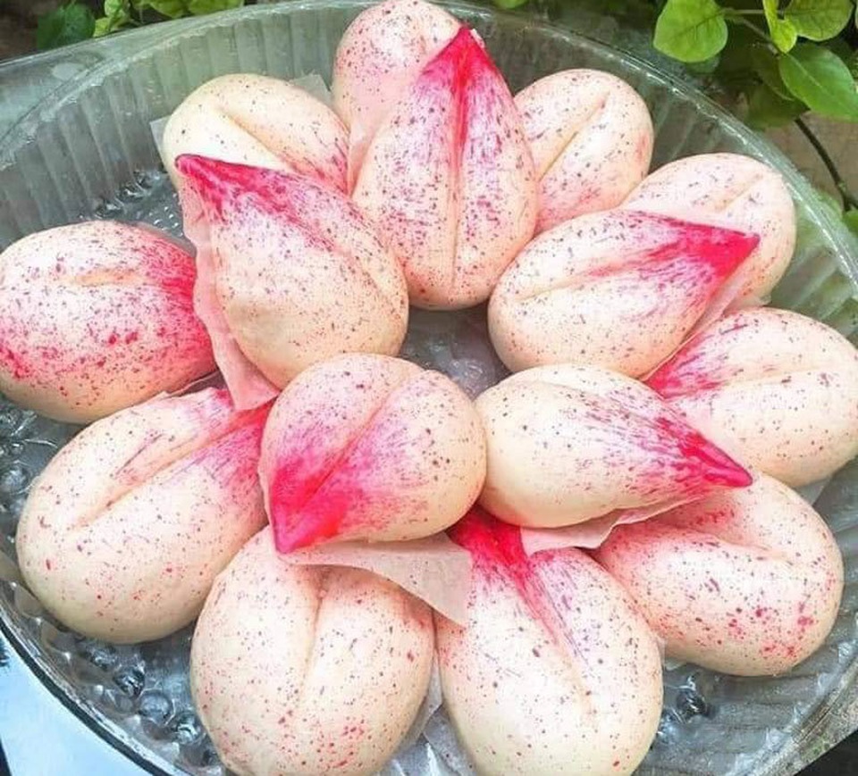 Sáng rằm tháng Giêng, dâng ông bà 100 cái bánh bao đào tiên hồng rực - 4 Sáng rằm tháng Giêng, dâng ông bà 100 cái bánh bao đào tiên hồng rực - 4