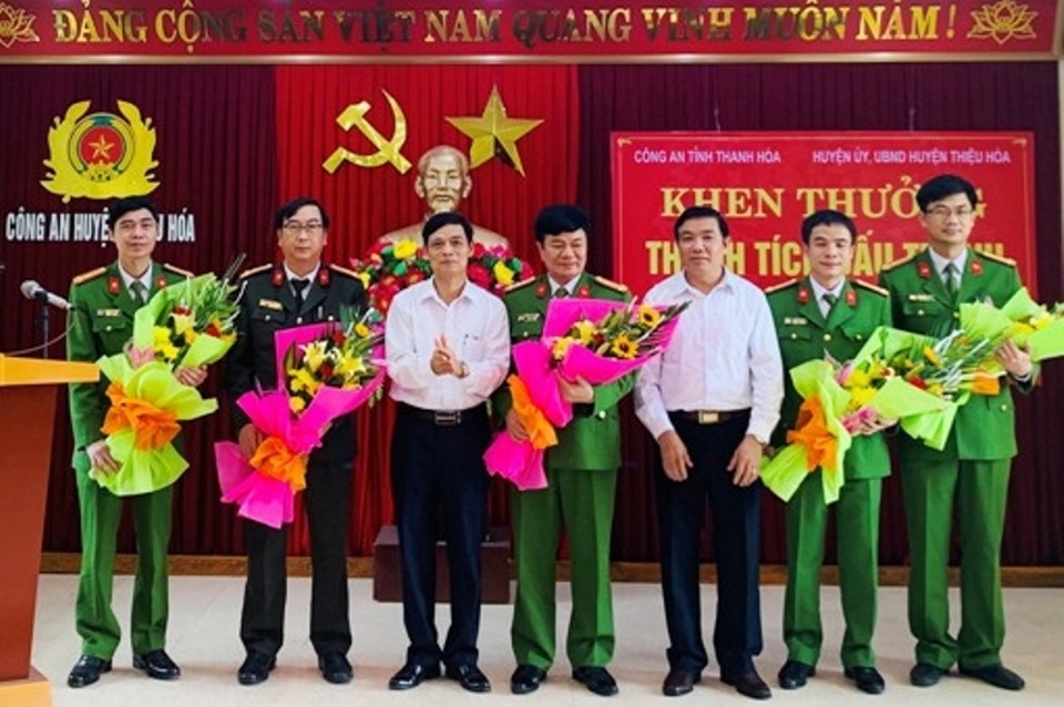 Vụ gài mìn ngày mùng 5 Tết: Khen thưởng nhiều tập thể, cá nhân - 4