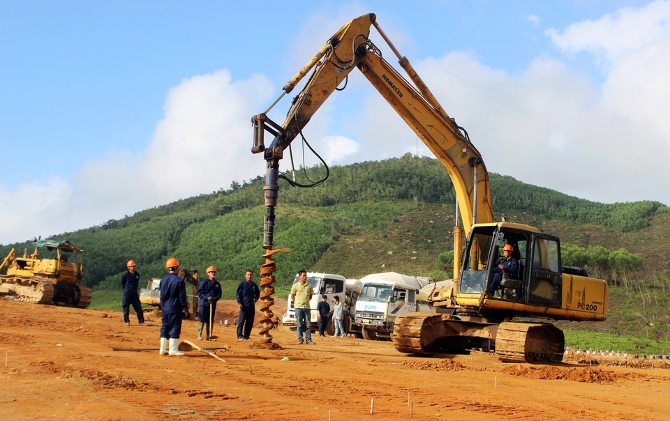 Vụ bị đánh, phơi nắng tại Dự án Điện mặt trời: Đình chỉ công tác một Phó giám đốc - 1 Vụ bị đánh, phơi nắng tại Dự án Điện mặt trời: Đình chỉ công tác một Phó giám đốc - 1