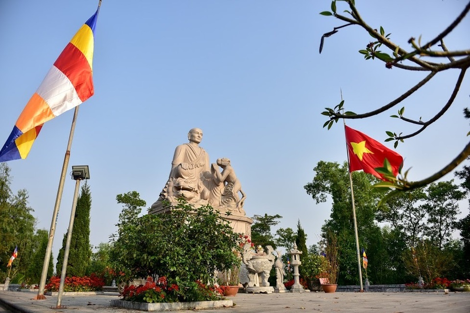 Kỳ lạ ngôi chùa không có hòm công đức, nổi tiếng với pho tượng táng độc nhất Việt Nam - 13 Kỳ lạ ngôi chùa không có hòm công đức, nổi tiếng với pho tượng táng độc nhất Việt Nam - 13