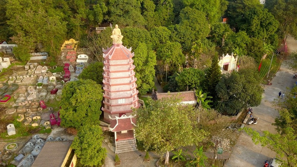 Kỳ lạ ngôi chùa không có hòm công đức, nổi tiếng với pho tượng táng độc nhất Việt Nam - 1 Kỳ lạ ngôi chùa không có hòm công đức, nổi tiếng với pho tượng táng độc nhất Việt Nam - 1