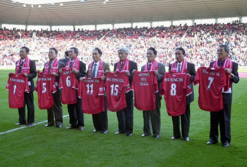 1966-North-Korean-players-Middlesbrough-2002.jpg 1966-North-Korean-players-Middlesbrough-2002.jpg