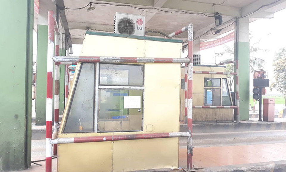 Tài xế ngạc nhiên, vui mừng... khi Trạm thu phí Cầu Rác xả trạm - 3 Tài xế ngạc nhiên, vui mừng... khi Trạm thu phí Cầu Rác xả trạm - 3