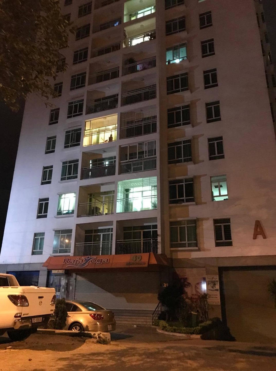 Bắt giam người phụ nữ đâm đồng nghiệp tử vong tại chung cư - 1 Bắt giam người phụ nữ đâm đồng nghiệp tử vong tại chung cư - 1