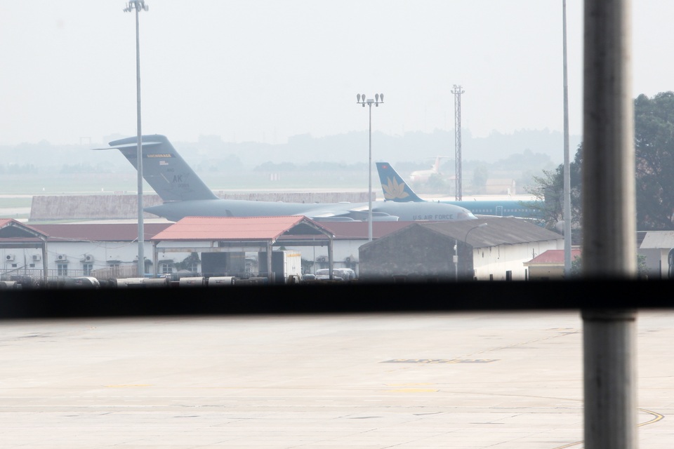 Máy bay vận tải hạng nặng C-17 của Mỹ tiếp tục đến Nội Bài - 14 Máy bay vận tải hạng nặng C-17 của Mỹ tiếp tục đến Nội Bài - 14