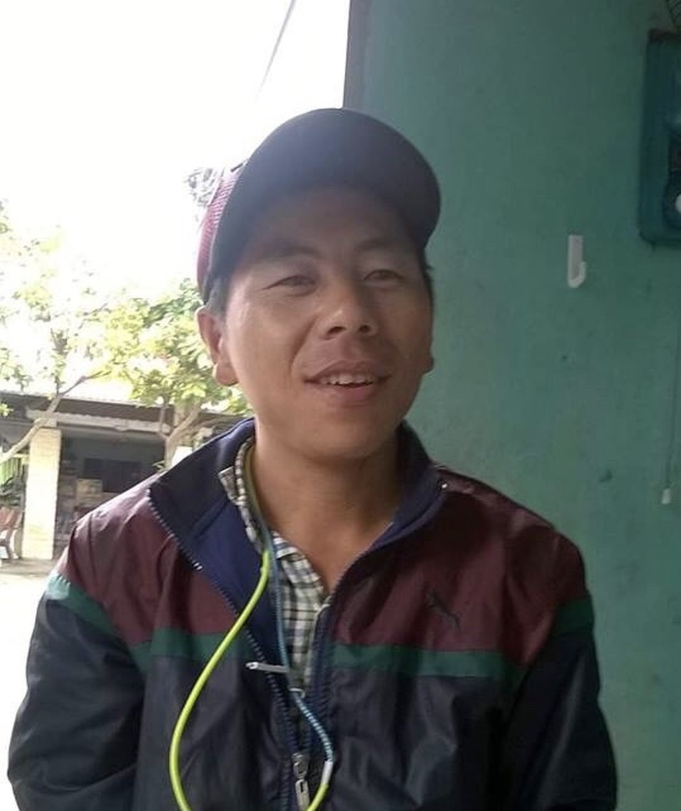 Xác định đối tượng chuyên tạt keo 502 vào phụ nữ đi đường - 1