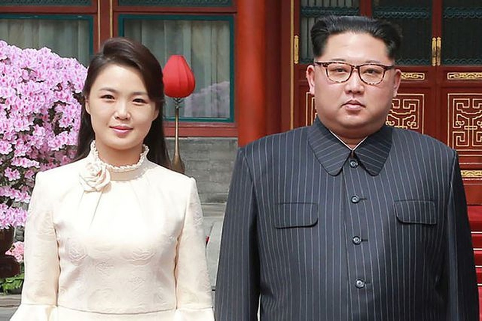 Phong cách thanh lịch giúp phu nhân ông Kim Jong-un trở thành “biểu tượng thời trang” - 4 Phong cách thanh lịch giúp phu nhân ông Kim Jong-un trở thành “biểu tượng thời trang” - 4