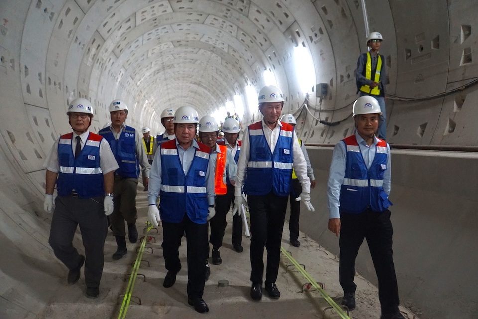 Chủ tịch TPHCM nói về khó khăn lớn nhất đối với tuyến metro số 1  - 2 Chủ tịch TPHCM nói về khó khăn lớn nhất đối với tuyến metro số 1  - 2