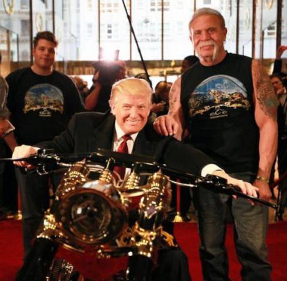 Hút mắt với chiếc chopper độ vàng 24k của Tổng thống Donald Trump - 3 Hút mắt với chiếc chopper độ vàng 24k của Tổng thống Donald Trump - 3