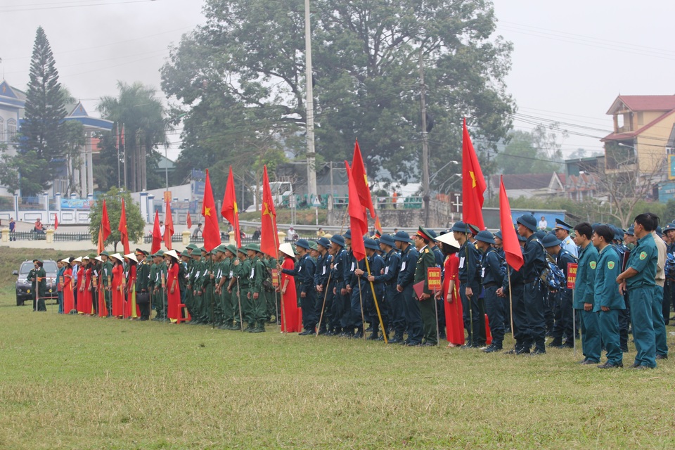 Tân binh cả nước bịn rịn trong ngày lên đường nhập ngũ - 1 Tân binh cả nước bịn rịn trong ngày lên đường nhập ngũ - 1