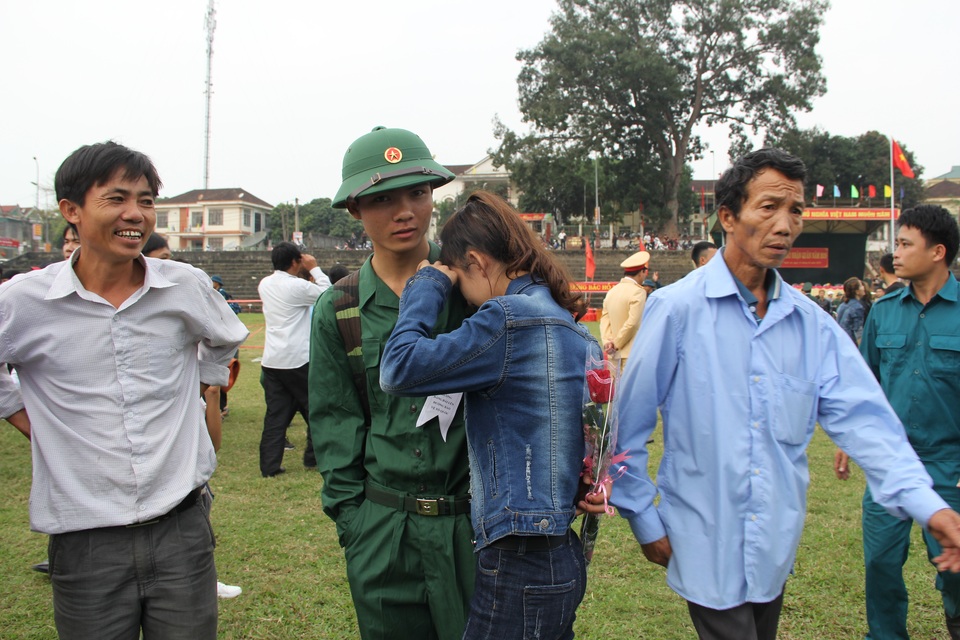 Tân binh cả nước bịn rịn trong ngày lên đường nhập ngũ - 6 Tân binh cả nước bịn rịn trong ngày lên đường nhập ngũ - 6
