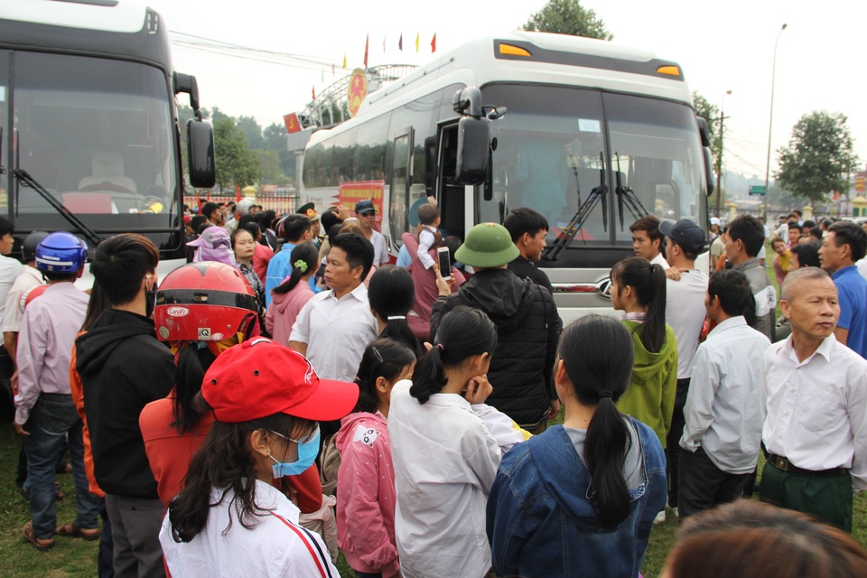 Tân binh cả nước bịn rịn trong ngày lên đường nhập ngũ - 10 Tân binh cả nước bịn rịn trong ngày lên đường nhập ngũ - 10