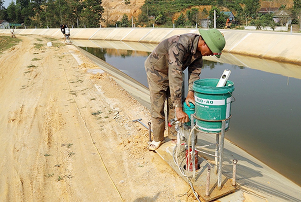 Bộ Nông nghiệp “sửa” thiếu sót, ngăn “thần chết” trên kênh thủy lợi ngàn tỷ - 2 Bộ Nông nghiệp “sửa” thiếu sót, ngăn “thần chết” trên kênh thủy lợi ngàn tỷ - 2