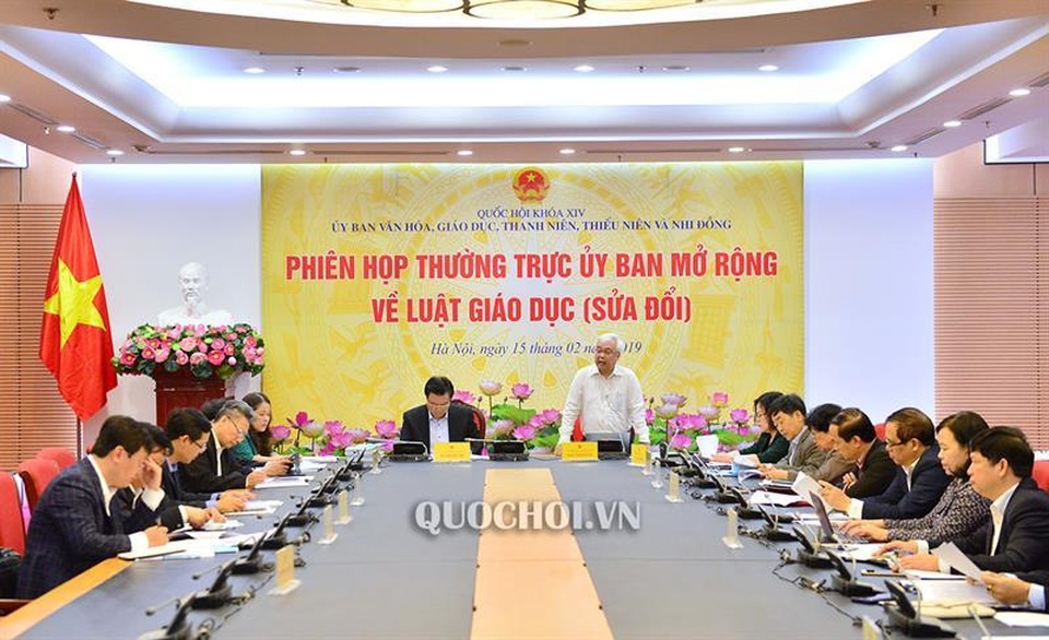 Cần điều chỉnh hình thức lấy ý kiến người dân về luật Giáo dục sửa đổi - 1 Cần điều chỉnh hình thức lấy ý kiến người dân về luật Giáo dục sửa đổi - 1