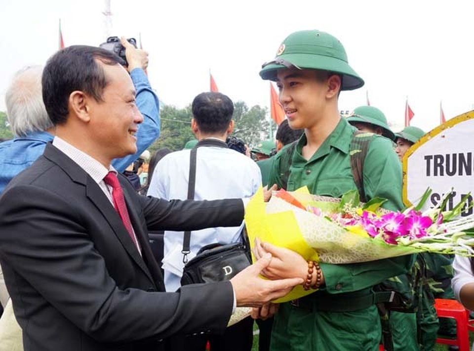 Tân binh cả nước bịn rịn trong ngày lên đường nhập ngũ - 32 Tân binh cả nước bịn rịn trong ngày lên đường nhập ngũ - 32