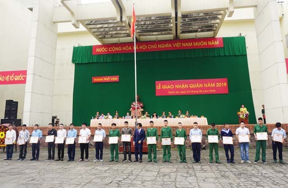 Tân binh cả nước bịn rịn trong ngày lên đường nhập ngũ - 39 Tân binh cả nước bịn rịn trong ngày lên đường nhập ngũ - 39