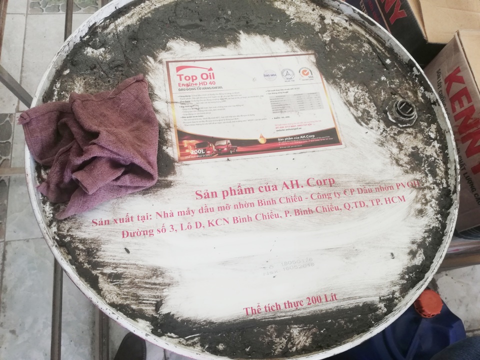 Bạc Liêu: Nghi vấn nhớt Top Oil có màu “lạ” khác thường - 7