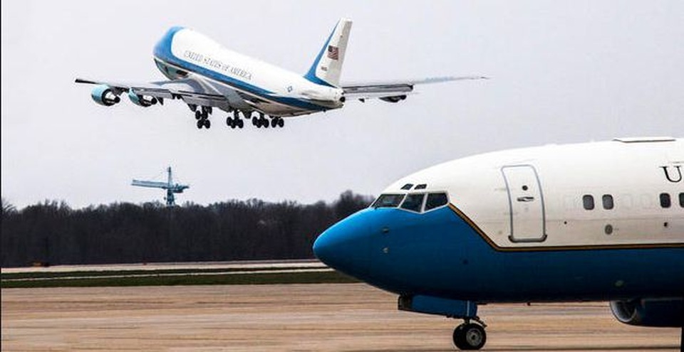 Uy lực dàn “pháo đài bay” đưa Tổng thống Trump công du nước ngoài - 3 Uy lực dàn “pháo đài bay” đưa Tổng thống Trump công du nước ngoài - 3
