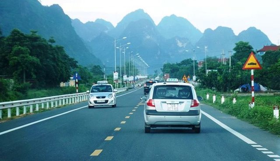 Tối nay cấm đường trên tuyến quốc lộ 1 Đồng Đăng - Hà Nội - 1 Tối nay cấm đường trên tuyến quốc lộ 1 Đồng Đăng - Hà Nội - 1