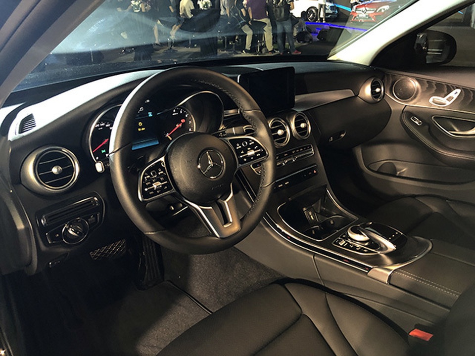 Mercedes-Benz C-Class 2019 tại Việt Nam có giá từ 1,49 tỉ đồng - 8 Mercedes-Benz C-Class 2019 tại Việt Nam có giá từ 1,49 tỉ đồng - 8