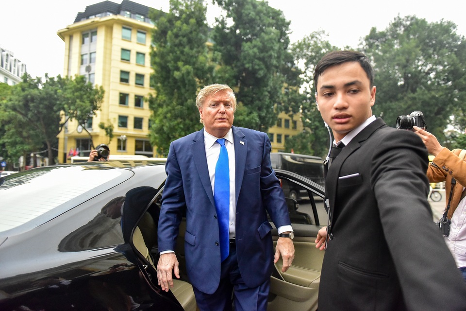 Bản sao ông Kim Jong Un và Donald Trump bất ngờ xuất hiện tại Hà Nội - 11 Bản sao ông Kim Jong Un và Donald Trump bất ngờ xuất hiện tại Hà Nội - 11