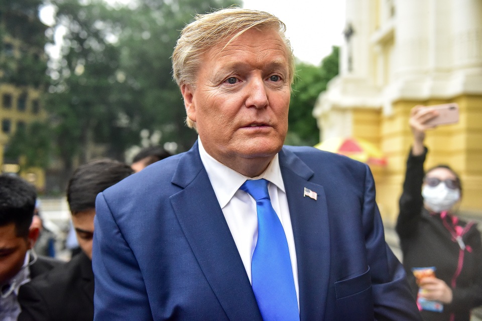 Bản sao ông Kim Jong Un và Donald Trump bất ngờ xuất hiện tại Hà Nội - 5 Bản sao ông Kim Jong Un và Donald Trump bất ngờ xuất hiện tại Hà Nội - 5