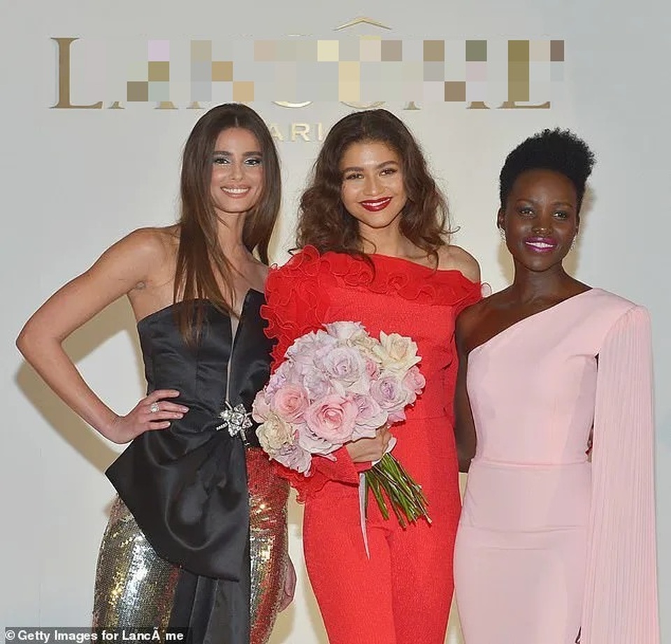 Zendaya đẹp kiều diễm với tông màu đỏ - 8 Zendaya đẹp kiều diễm với tông màu đỏ - 8