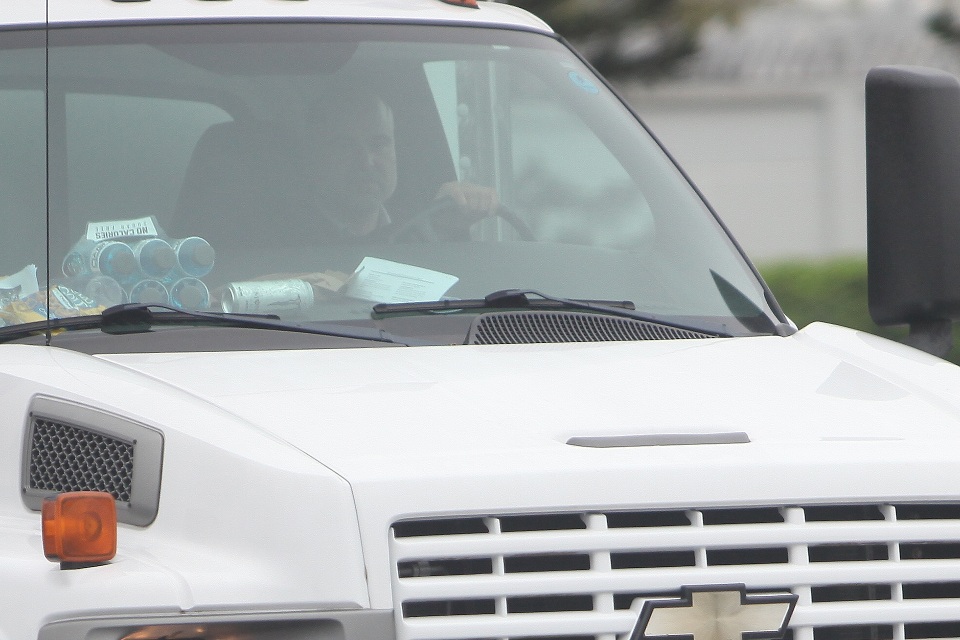 Đoàn ngựa thồ chở thiết bị an ninh phục vụ Tổng thống Mỹ rời Nội Bài - 8 Đoàn ngựa thồ chở thiết bị an ninh phục vụ Tổng thống Mỹ rời Nội Bài - 8