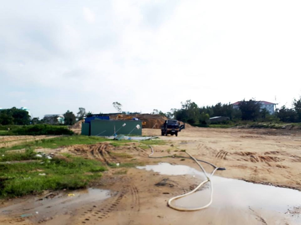 Xử nghiêm cá nhân bảo kê cho hoạt động tập kết cát chui - 1 Xử nghiêm cá nhân bảo kê cho hoạt động tập kết cát chui - 1