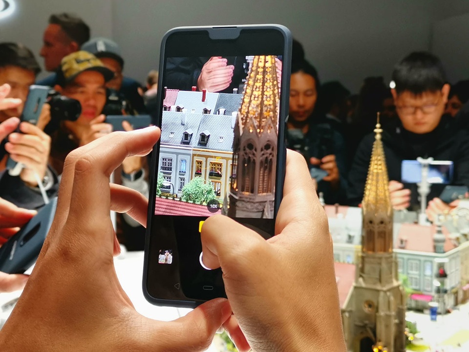 Oppo trình làng smartphone zoom quang 10X đầu tiên trên thế giới - 4 Oppo trình làng smartphone zoom quang 10X đầu tiên trên thế giới - 4
