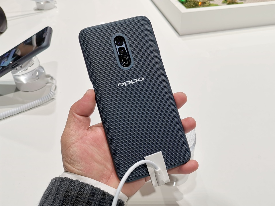 Oppo trình làng smartphone zoom quang 10X đầu tiên trên thế giới - 5 Oppo trình làng smartphone zoom quang 10X đầu tiên trên thế giới - 5