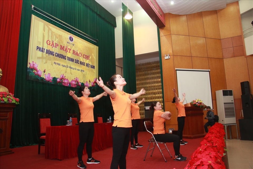 Xuất xứ bài thể dục giữa giờ gây sốt mạng xã hội - 2 Xuất xứ bài thể dục giữa giờ gây sốt mạng xã hội - 2