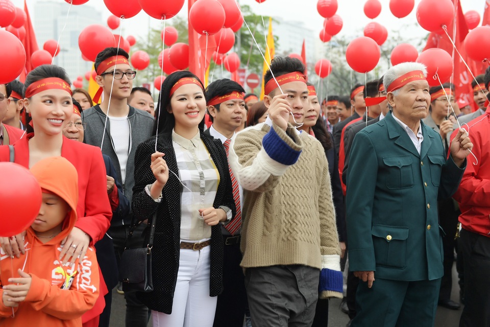 Ca sĩ Thuỳ Dung đầy nhiệt huyết trong Lễ hội Xuân Hồng 2019 - 3 Ca sĩ Thuỳ Dung đầy nhiệt huyết trong Lễ hội Xuân Hồng 2019 - 3