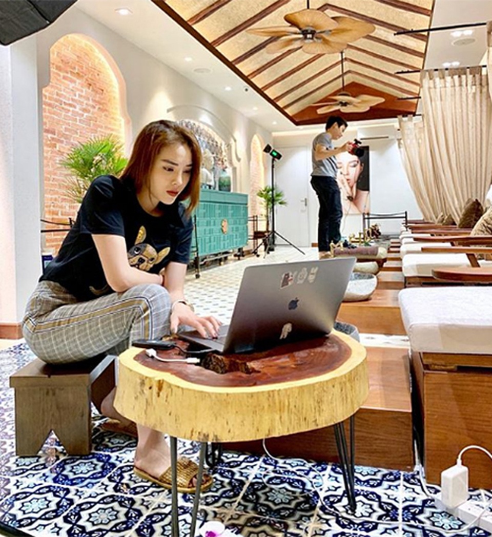 Loạt sao nữ khoe ảnh gợi cảm trên biển đầu hè - 8 Loạt sao nữ khoe ảnh gợi cảm trên biển đầu hè - 8