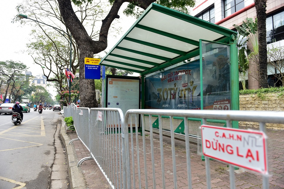Hàng chục phóng viên vây quanh khách sạn có đoàn Triều Tiên - 6 Hàng chục phóng viên vây quanh khách sạn có đoàn Triều Tiên - 6