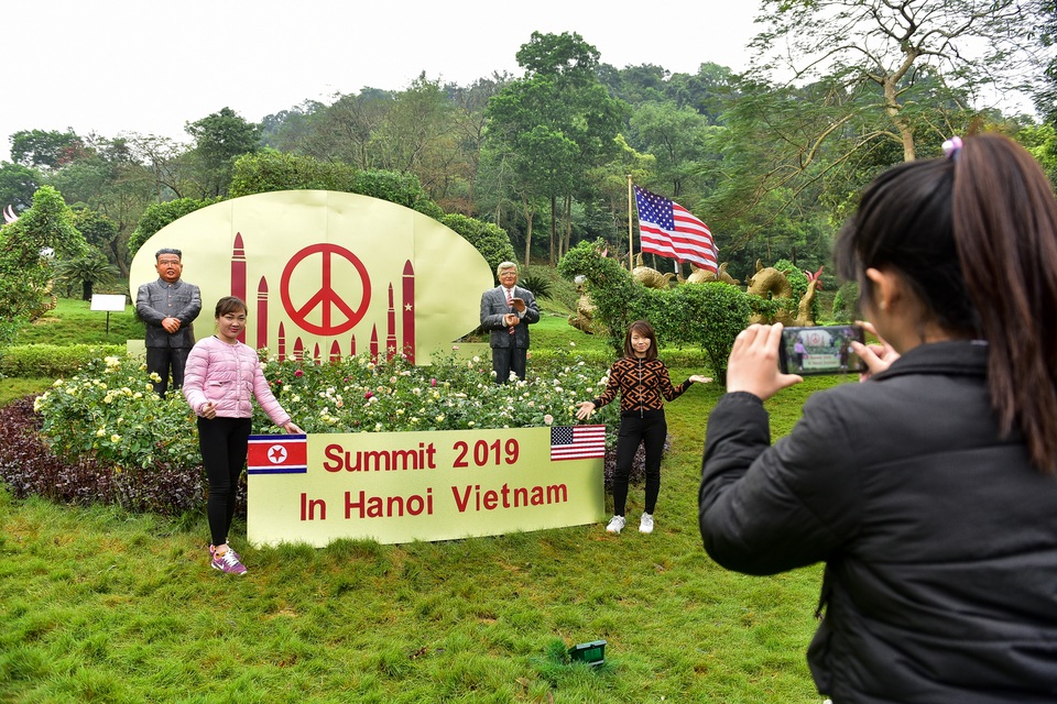 tương 2 lanh dao My Trieu-11.jpg tương 2 lanh dao My Trieu-11.jpg