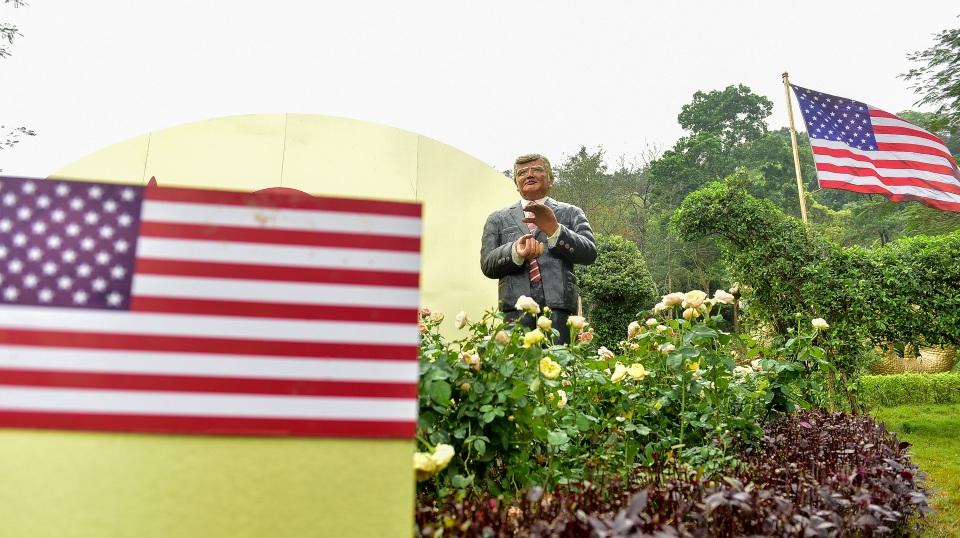 tương 2 lanh dao My Trieu-12.jpg tương 2 lanh dao My Trieu-12.jpg