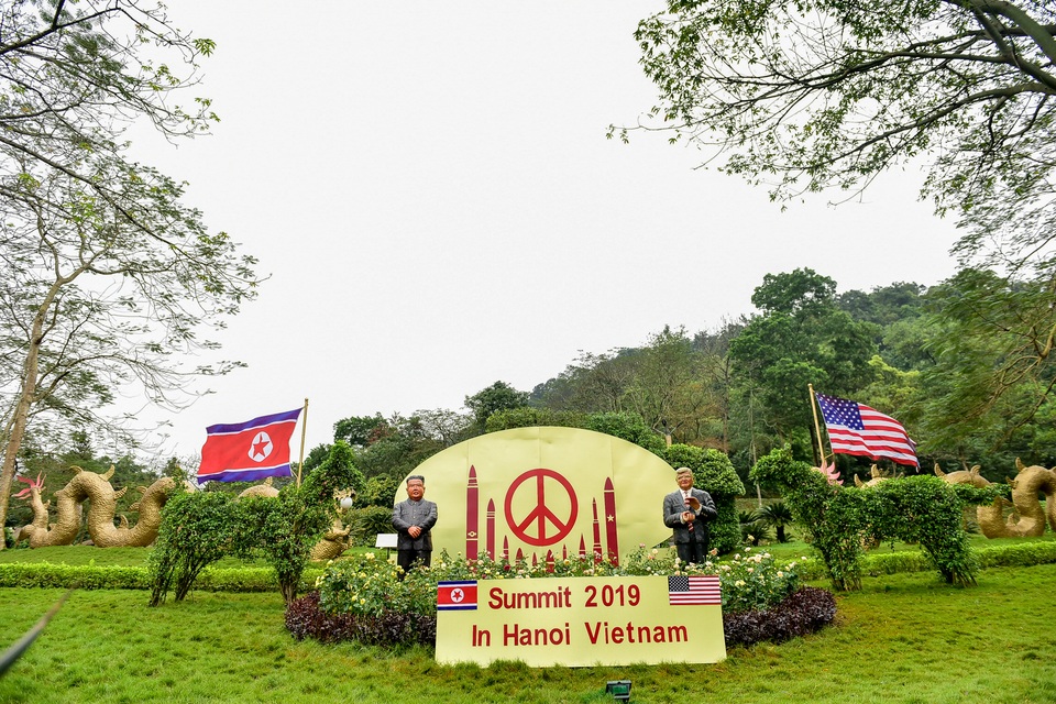 tương 2 lanh dao My Trieu.jpg tương 2 lanh dao My Trieu.jpg