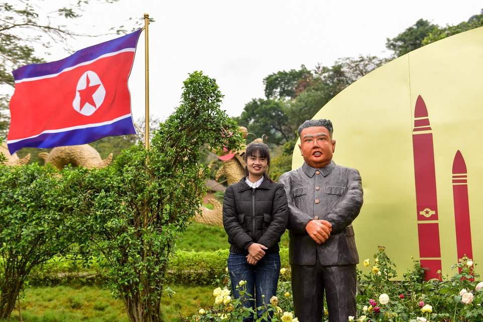 tương 2 lanh dao My Trieu-16.jpg tương 2 lanh dao My Trieu-16.jpg