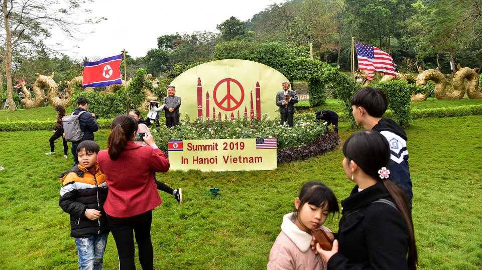 tương 2 lanh dao My Trieu-17.jpg tương 2 lanh dao My Trieu-17.jpg