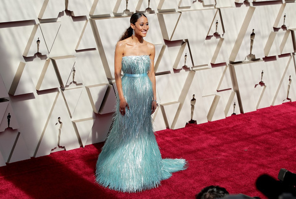 Minh tinh Hollywood khoe váy áo lộng lẫy trên thảm đỏ Oscar 2019 - 36 Minh tinh Hollywood khoe váy áo lộng lẫy trên thảm đỏ Oscar 2019 - 36